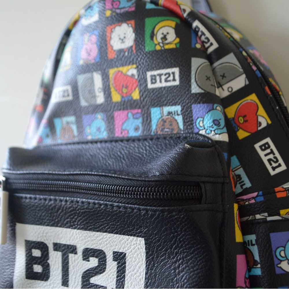 BT21 Grid Mini Backpack - Picture 2 of 4